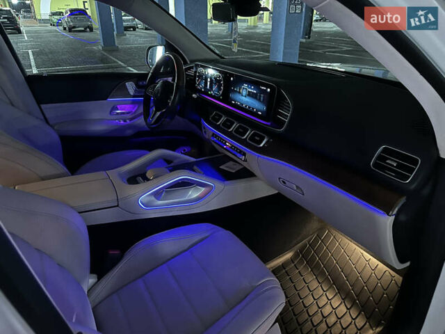 Білий Мерседес ГЛС-Класс, об'ємом двигуна 3 л та пробігом 57 тис. км за 84000 $, фото 76 на Automoto.ua