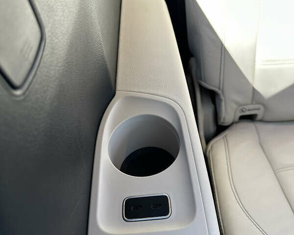 Білий Мерседес ГЛС-Класс, об'ємом двигуна 3 л та пробігом 57 тис. км за 84000 $, фото 59 на Automoto.ua