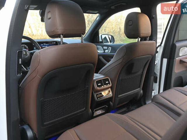 Белый Мерседес ГЛС-Класс, объемом двигателя 3 л и пробегом 17 тыс. км за 117999 $, фото 74 на Automoto.ua