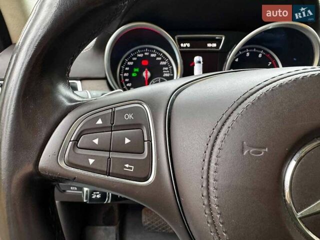 Черный Мерседес ГЛС-Класс, объемом двигателя 4.7 л и пробегом 97 тыс. км за 46670 $, фото 17 на Automoto.ua