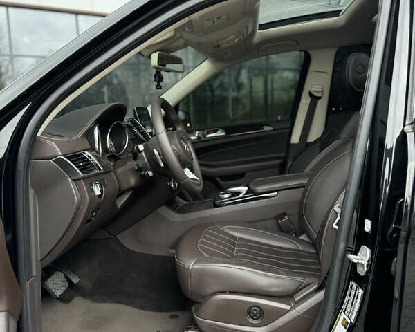 Чорний Мерседес ГЛС-Класс, об'ємом двигуна 2.99 л та пробігом 140 тис. км за 36000 $, фото 24 на Automoto.ua