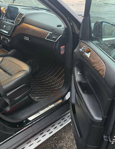 Чорний Мерседес ГЛС-Класс, об'ємом двигуна 2.99 л та пробігом 260 тис. км за 37000 $, фото 18 на Automoto.ua
