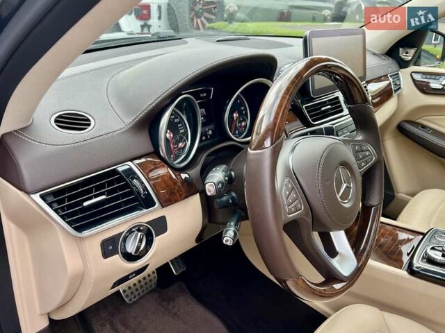 Черный Мерседес ГЛС-Класс, объемом двигателя 3 л и пробегом 133 тыс. км за 42900 $, фото 85 на Automoto.ua
