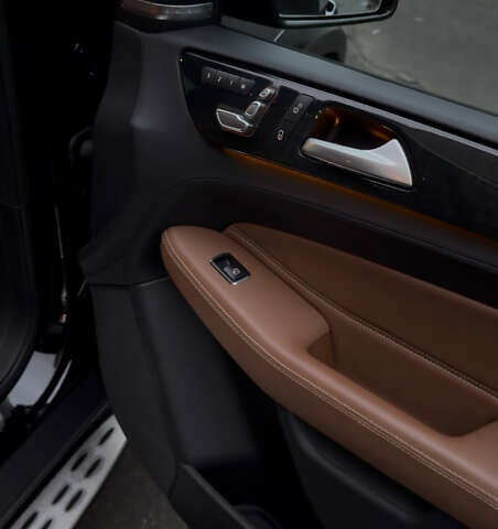 Чорний Мерседес ГЛС-Класс, об'ємом двигуна 3 л та пробігом 89 тис. км за 55000 $, фото 22 на Automoto.ua