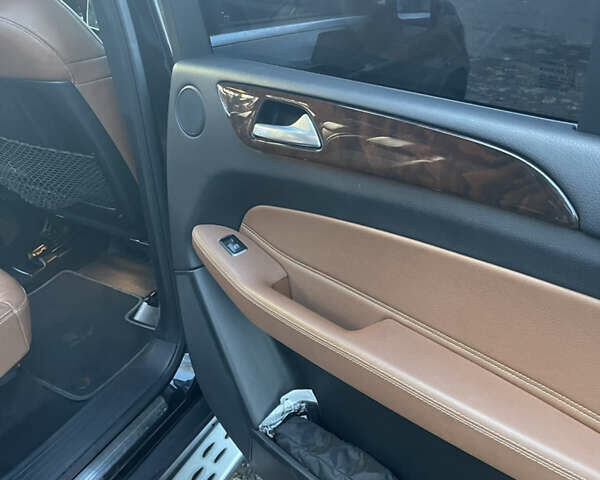 Чорний Мерседес ГЛС-Класс, об'ємом двигуна 2.99 л та пробігом 285 тис. км за 31500 $, фото 16 на Automoto.ua