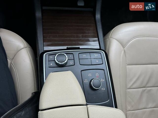 Черный Мерседес ГЛС-Класс, объемом двигателя 2.99 л и пробегом 176 тыс. км за 34900 $, фото 6 на Automoto.ua