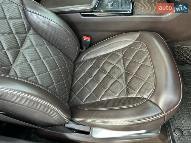 Чорний Мерседес ГЛС-Класс, об'ємом двигуна 4.66 л та пробігом 191 тис. км за 29700 $, фото 16 на Automoto.ua
