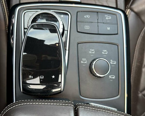 Чорний Мерседес ГЛС-Класс, об'ємом двигуна 4.66 л та пробігом 191 тис. км за 29700 $, фото 40 на Automoto.ua