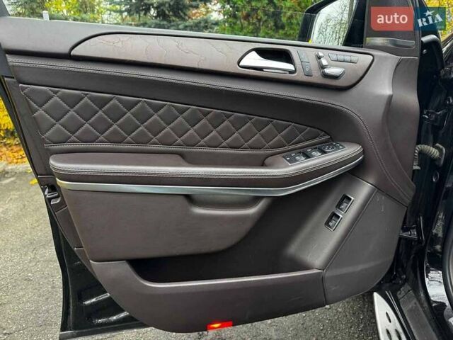 Черный Мерседес ГЛС-Класс, объемом двигателя 4.7 л и пробегом 97 тыс. км за 46670 $, фото 12 на Automoto.ua