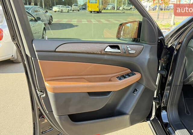 Черный Мерседес ГЛС-Класс, объемом двигателя 3 л и пробегом 200 тыс. км за 38000 $, фото 11 на Automoto.ua