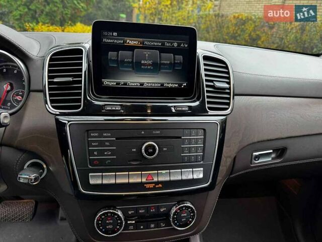 Черный Мерседес ГЛС-Класс, объемом двигателя 4.7 л и пробегом 97 тыс. км за 46670 $, фото 19 на Automoto.ua