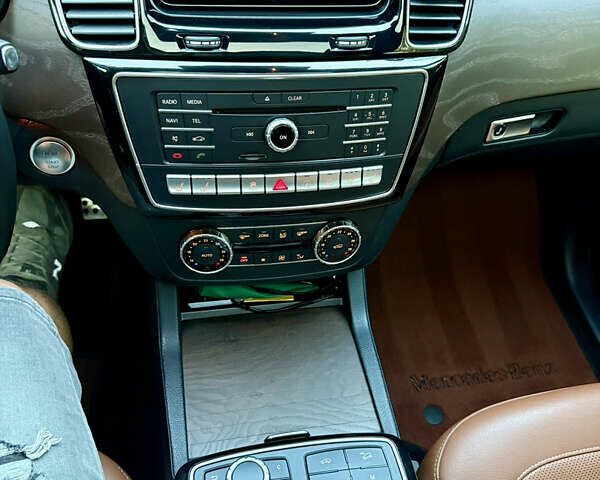 Чорний Мерседес ГЛС-Класс, об'ємом двигуна 2.99 л та пробігом 250 тис. км за 43000 $, фото 26 на Automoto.ua