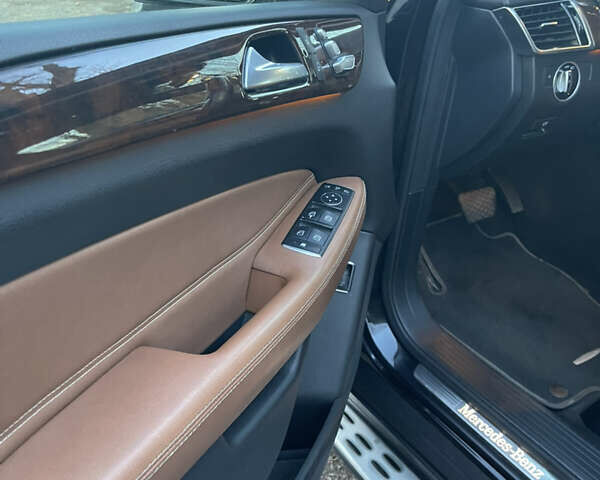 Чорний Мерседес ГЛС-Класс, об'ємом двигуна 2.99 л та пробігом 285 тис. км за 31500 $, фото 23 на Automoto.ua