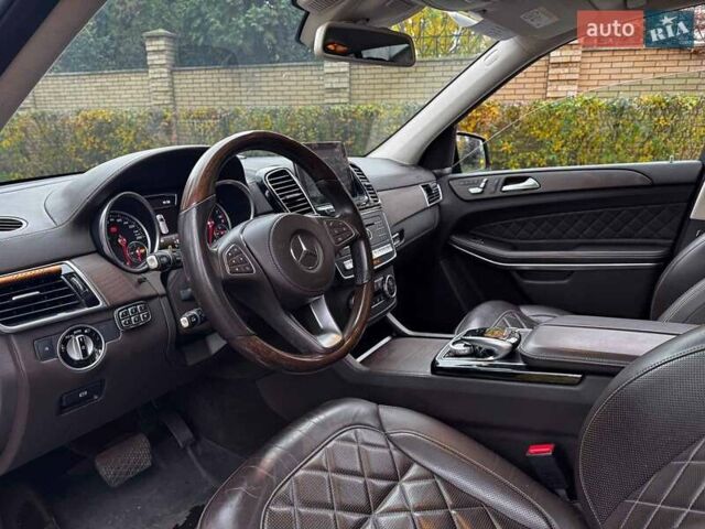 Черный Мерседес ГЛС-Класс, объемом двигателя 4.7 л и пробегом 97 тыс. км за 46670 $, фото 14 на Automoto.ua