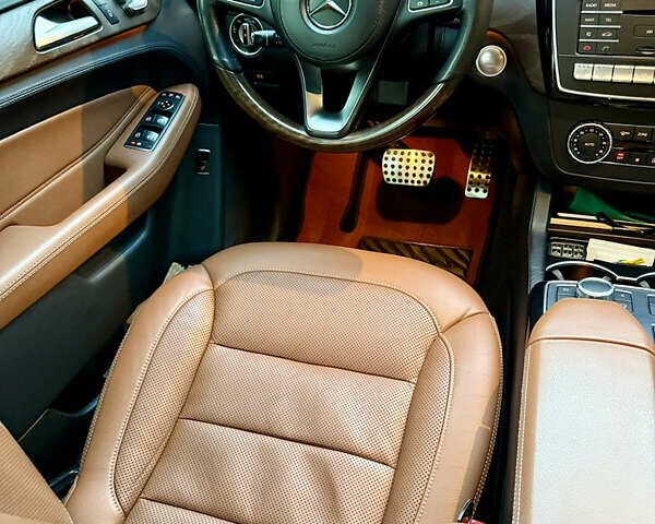 Чорний Мерседес ГЛС-Класс, об'ємом двигуна 2.99 л та пробігом 250 тис. км за 43000 $, фото 11 на Automoto.ua