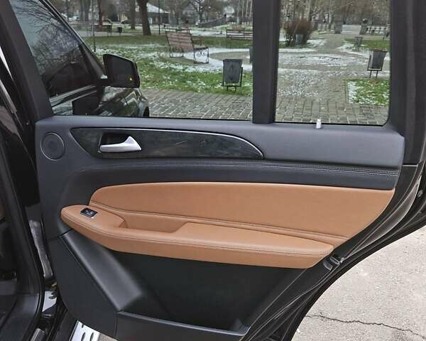 Черный Мерседес ГЛС-Класс, объемом двигателя 3 л и пробегом 45 тыс. км за 52500 $, фото 32 на Automoto.ua