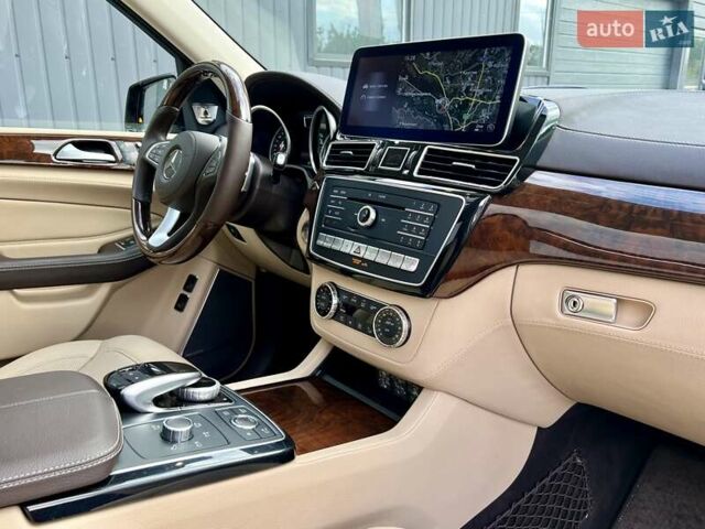 Черный Мерседес ГЛС-Класс, объемом двигателя 3 л и пробегом 133 тыс. км за 42900 $, фото 47 на Automoto.ua