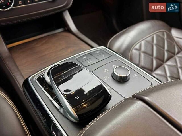 Черный Мерседес ГЛС-Класс, объемом двигателя 4.7 л и пробегом 97 тыс. км за 46670 $, фото 24 на Automoto.ua