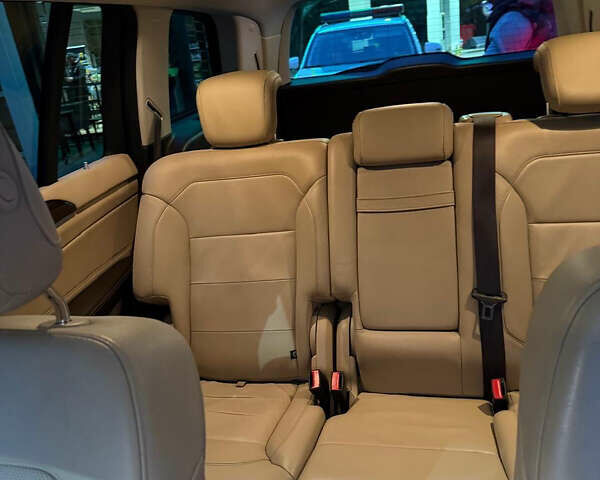 Мерседес ГЛС-Класс 2017 у Ужгороді на Automoto.ua Чорний Мерседес ГЛС-Класс, об'ємом двигуна 2.99 л та пробігом 209 тис. км за 35800 $, фото 7 на Automoto.ua