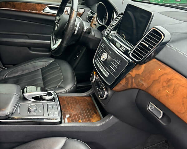 Черный Мерседес ГЛС-Класс, объемом двигателя 3 л и пробегом 125 тыс. км за 25950 $, фото 12 на Automoto.ua