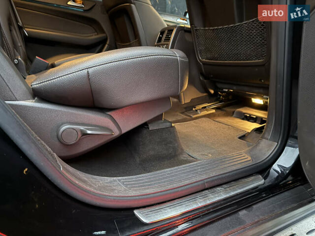 Чорний Мерседес ГЛС-Класс, об'ємом двигуна 2.99 л та пробігом 105 тис. км за 50000 $, фото 32 на Automoto.ua