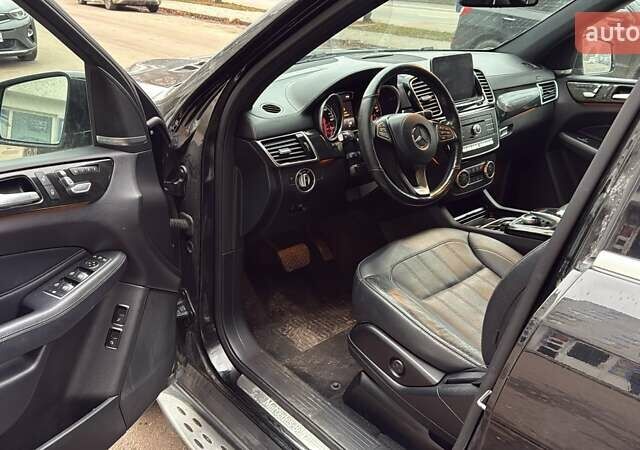Черный Мерседес ГЛС-Класс, объемом двигателя 3 л и пробегом 235 тыс. км за 29000 $, фото 2 на Automoto.ua