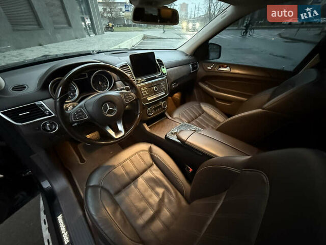 Чорний Мерседес ГЛС-Класс, об'ємом двигуна 2.99 л та пробігом 105 тис. км за 50000 $, фото 10 на Automoto.ua