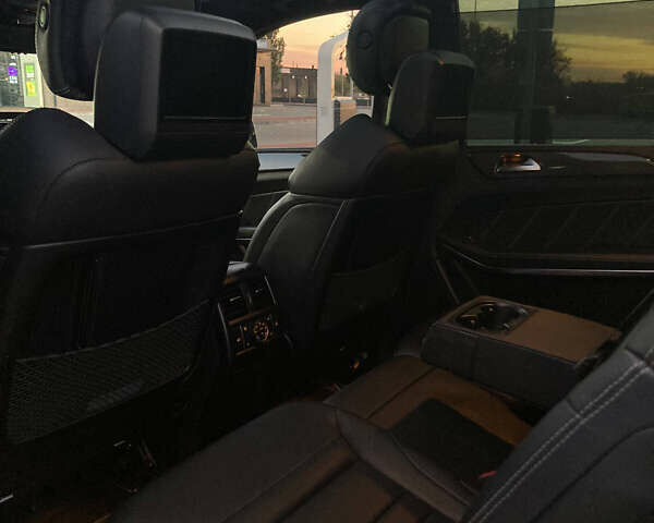 Чорний Мерседес ГЛС-Класс, об'ємом двигуна 5.46 л та пробігом 107 тис. км за 33999 $, фото 4 на Automoto.ua