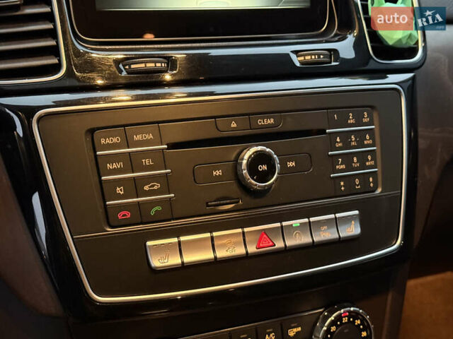 Чорний Мерседес ГЛС-Класс, об'ємом двигуна 2.99 л та пробігом 105 тис. км за 50000 $, фото 17 на Automoto.ua