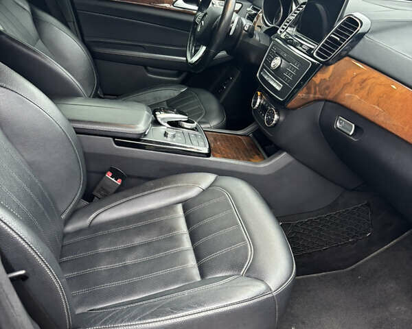 Черный Мерседес ГЛС-Класс, объемом двигателя 3 л и пробегом 125 тыс. км за 25950 $, фото 17 на Automoto.ua