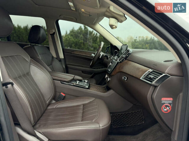 Мерседес ГЛС-Класс 2017 в Киеве на Automoto.ua Черный Мерседес ГЛС-Класс, объемом двигателя 2.99 л и пробегом 195 тыс. км за 34500 $, фото 17 на Automoto.ua