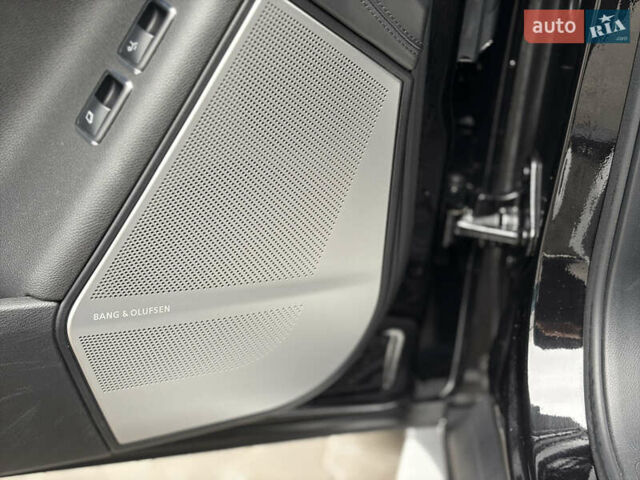 Черный Мерседес ГЛС-Класс, объемом двигателя 5.46 л и пробегом 117 тыс. км за 51555 $, фото 15 на Automoto.ua