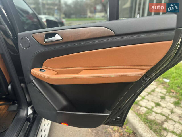 Черный Мерседес ГЛС-Класс, объемом двигателя 3 л и пробегом 125 тыс. км за 45700 $, фото 10 на Automoto.ua