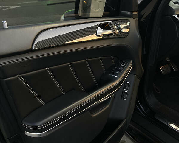 Черный Мерседес ГЛС-Класс, объемом двигателя 5.46 л и пробегом 108 тыс. км за 39999 $, фото 14 на Automoto.ua