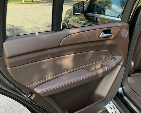 Мерседес ГЛС-Класс 2018 у Києві на Automoto.ua Чорний Мерседес ГЛС-Класс, об'ємом двигуна 2.99 л та пробігом 53 тис. км за 55000 $, фото 26 на Automoto.ua