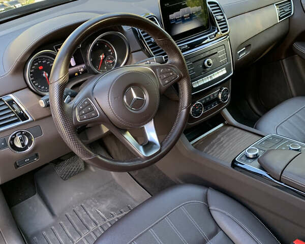 Мерседес ГЛС-Класс 2018 у Києві на Automoto.ua Чорний Мерседес ГЛС-Класс, об'ємом двигуна 2.99 л та пробігом 53 тис. км за 55000 $, фото 12 на Automoto.ua