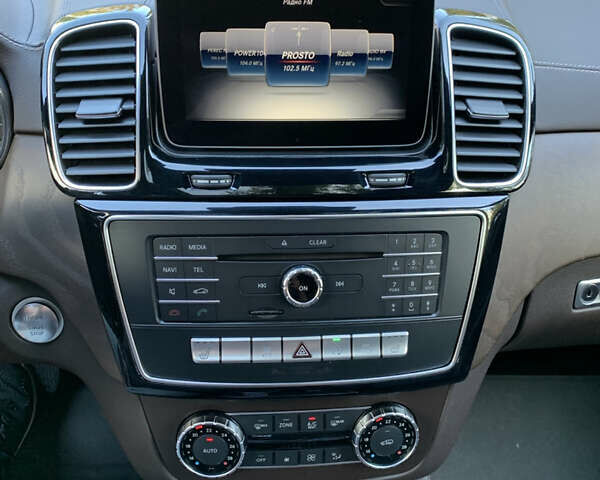 Мерседес ГЛС-Класс 2018 у Києві на Automoto.ua Чорний Мерседес ГЛС-Класс, об'ємом двигуна 2.99 л та пробігом 53 тис. км за 55000 $, фото 14 на Automoto.ua