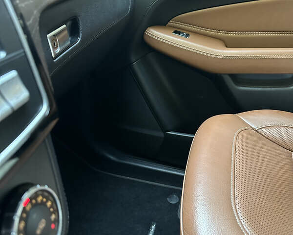 Черный Мерседес ГЛС-Класс, объемом двигателя 2.99 л и пробегом 175 тыс. км за 50500 $, фото 31 на Automoto.ua