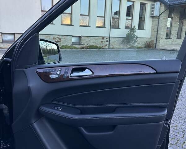 Черный Мерседес ГЛС-Класс, объемом двигателя 3 л и пробегом 123 тыс. км за 30999 $, фото 87 на Automoto.ua