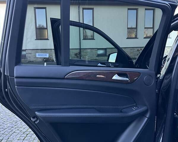 Черный Мерседес ГЛС-Класс, объемом двигателя 3 л и пробегом 123 тыс. км за 30999 $, фото 72 на Automoto.ua