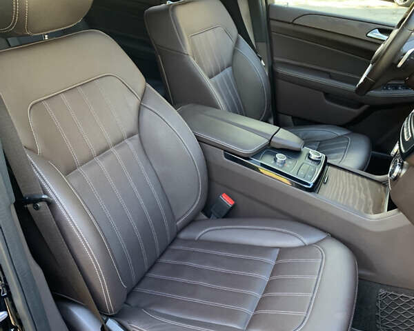 Мерседес ГЛС-Класс 2018 у Києві на Automoto.ua Чорний Мерседес ГЛС-Класс, об'ємом двигуна 2.99 л та пробігом 53 тис. км за 55000 $, фото 21 на Automoto.ua