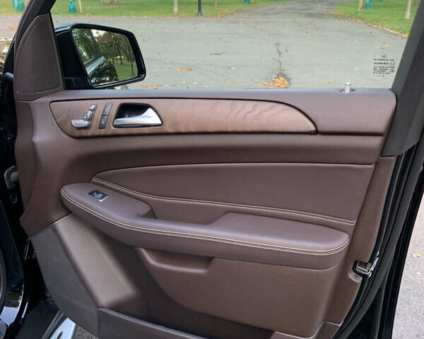 Мерседес ГЛС-Класс 2018 у Києві на Automoto.ua Чорний Мерседес ГЛС-Класс, об'ємом двигуна 2.99 л та пробігом 53 тис. км за 55000 $, фото 24 на Automoto.ua