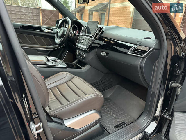 Черный Мерседес ГЛС-Класс, объемом двигателя 5.46 л и пробегом 116 тыс. км за 60000 $, фото 29 на Automoto.ua