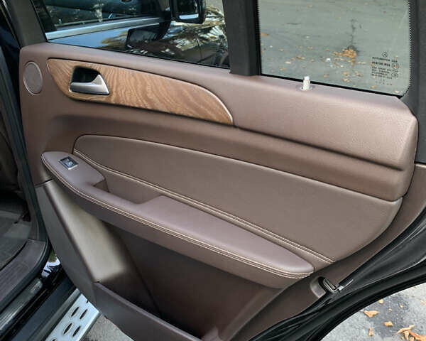 Мерседес ГЛС-Класс 2018 у Києві на Automoto.ua Чорний Мерседес ГЛС-Класс, об'ємом двигуна 2.99 л та пробігом 53 тис. км за 55000 $, фото 25 на Automoto.ua