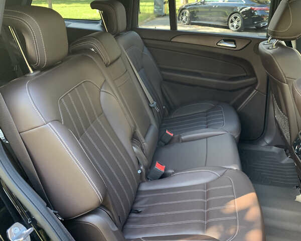 Мерседес ГЛС-Класс 2018 у Києві на Automoto.ua Чорний Мерседес ГЛС-Класс, об'ємом двигуна 2.99 л та пробігом 53 тис. км за 55000 $, фото 22 на Automoto.ua