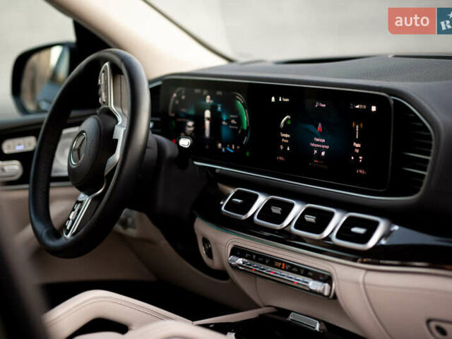 Мерседес ГЛС-Класс 2020 у Сарнах на Automoto.ua Чорний Мерседес ГЛС-Класс, об'ємом двигуна 2.93 л та пробігом 353 тис. км за 69999 $, фото 43 на Automoto.ua