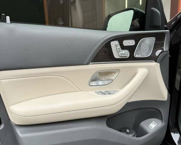 Черный Мерседес ГЛС-Класс, объемом двигателя 2.93 л и пробегом 105 тыс. км за 74999 $, фото 32 на Automoto.ua