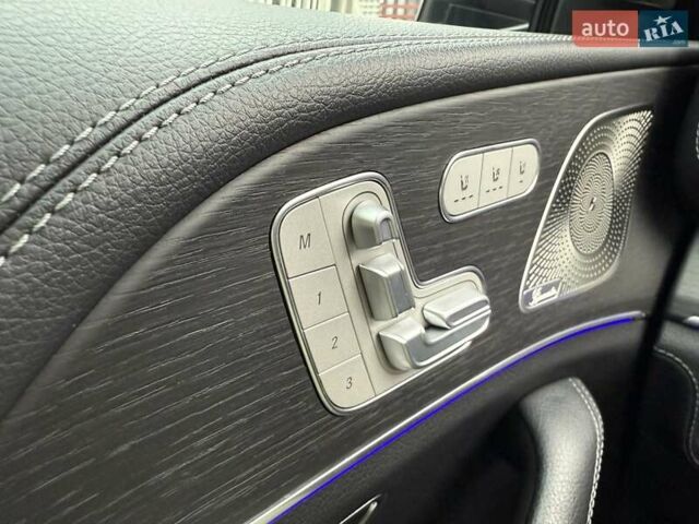 Черный Мерседес ГЛС-Класс, объемом двигателя 3 л и пробегом 101 тыс. км за 88222 $, фото 93 на Automoto.ua