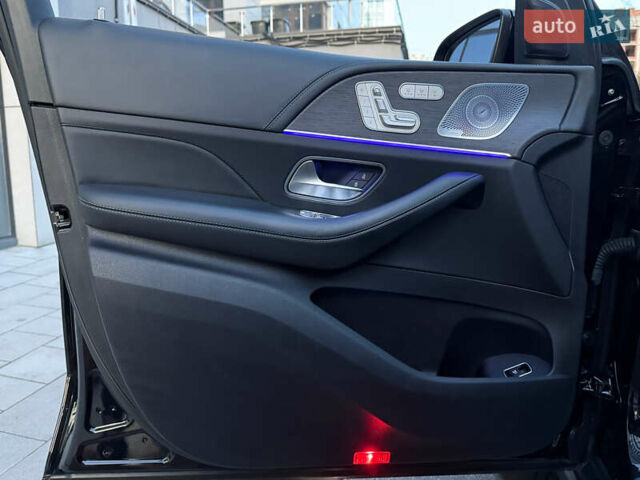 Черный Мерседес ГЛС-Класс, объемом двигателя 3.98 л и пробегом 131 тыс. км за 109000 $, фото 56 на Automoto.ua