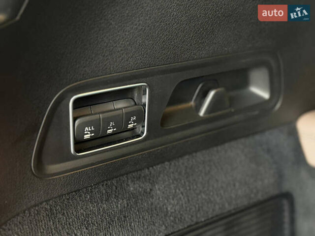 Чорний Мерседес ГЛС-Класс, об'ємом двигуна 3.98 л та пробігом 91 тис. км за 96900 $, фото 10 на Automoto.ua